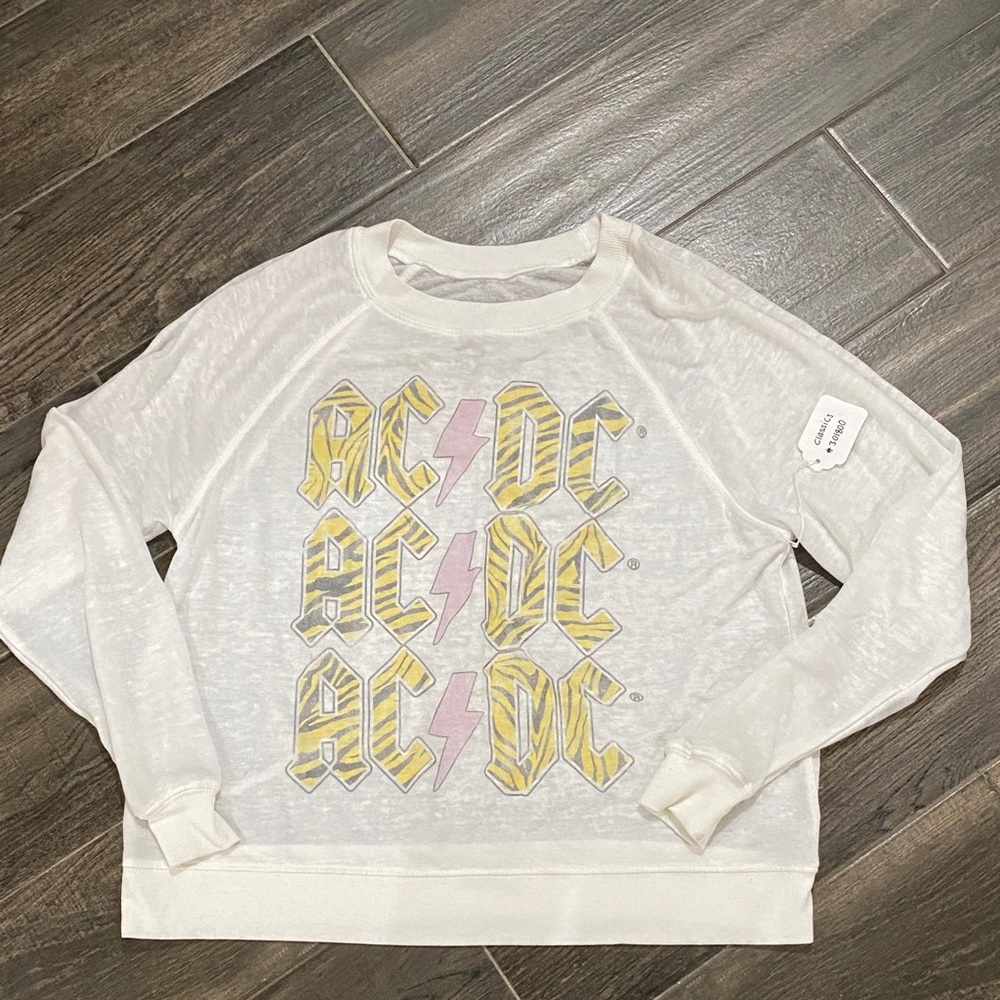 RECYCLED KARMA White Graphic Long Sleeve sweatshirt. Sz. XS NWT